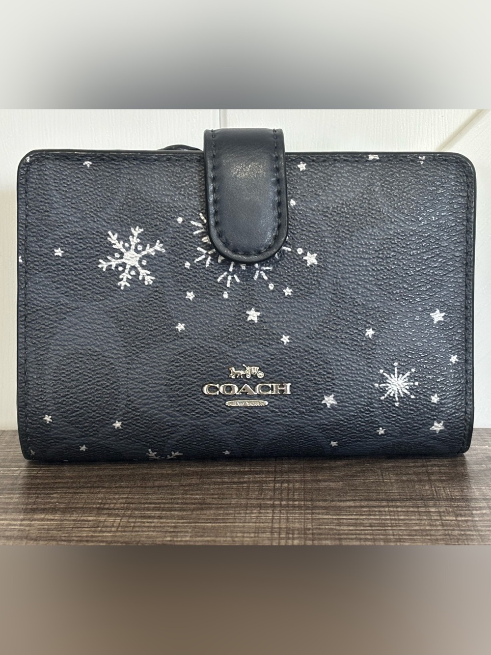 EUC Coach Medium Corner Zip Wallet in Signature Canvas with Snowflake Print